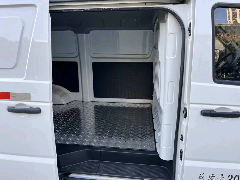 武汉23年东风御风7