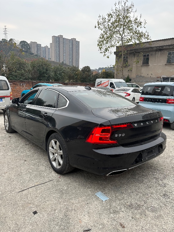 宜昌17年沃爾沃S904