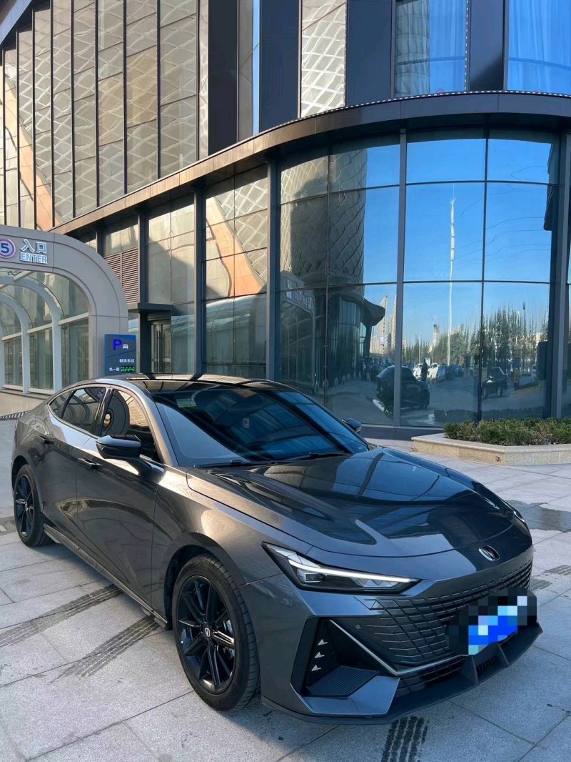 东营23年长安汽车UNI-V2