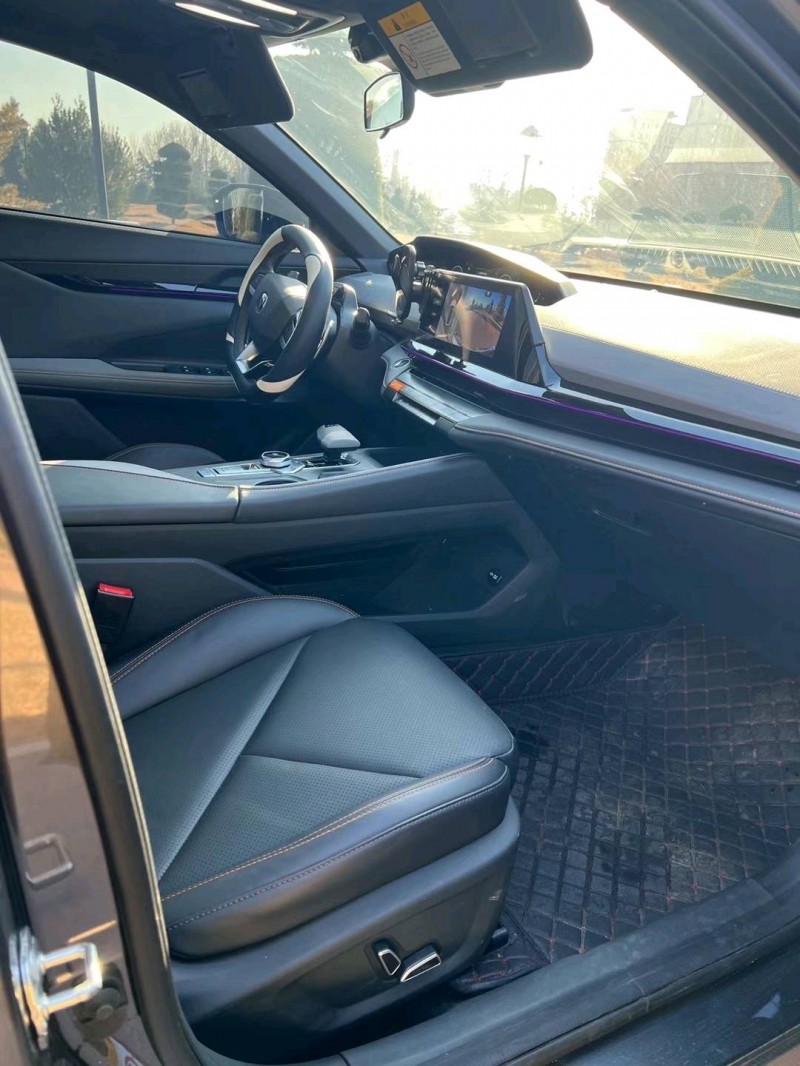 东营23年长安汽车UNI-V5