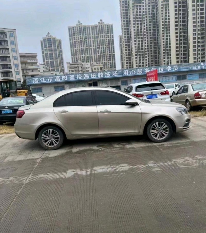 珠海19年吉利帝豪3