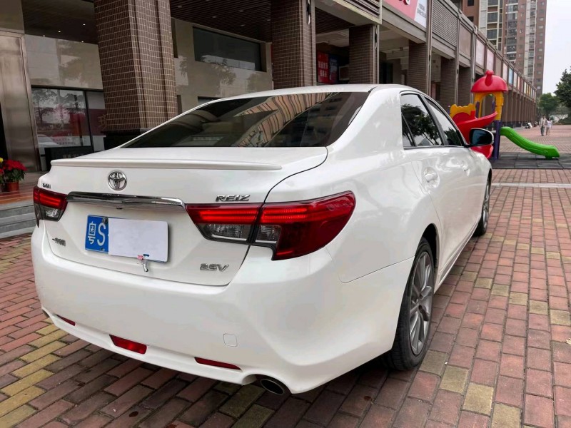 佛山14年丰田锐志5