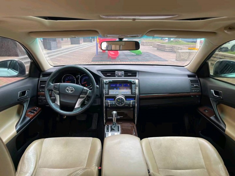 佛山14年丰田锐志7