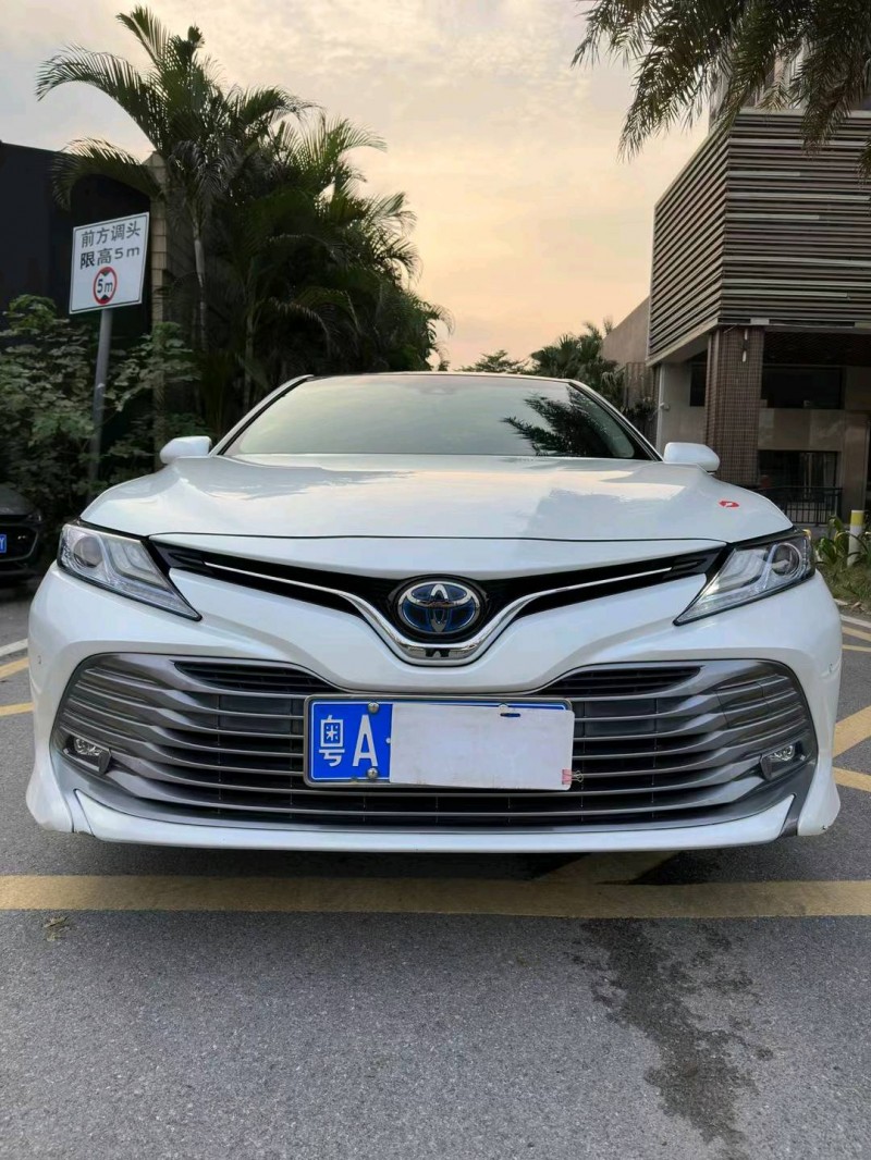 佛山19年丰田凯美瑞1