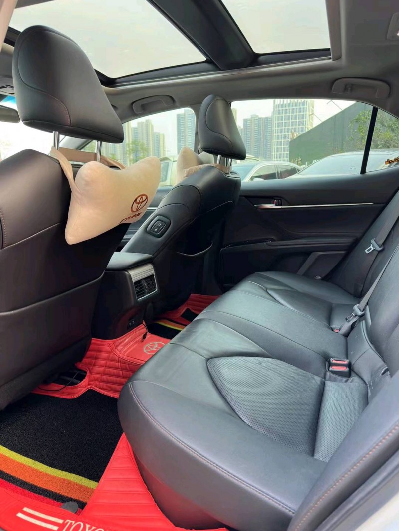 佛山19年丰田凯美瑞7