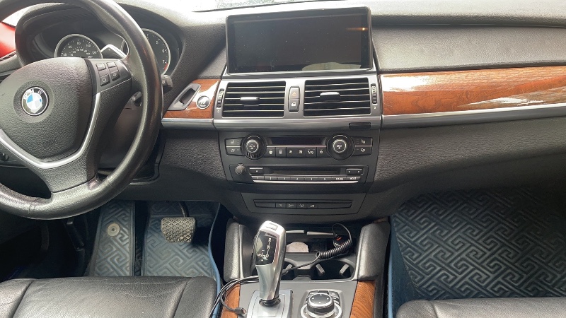 重庆14年宝马X68