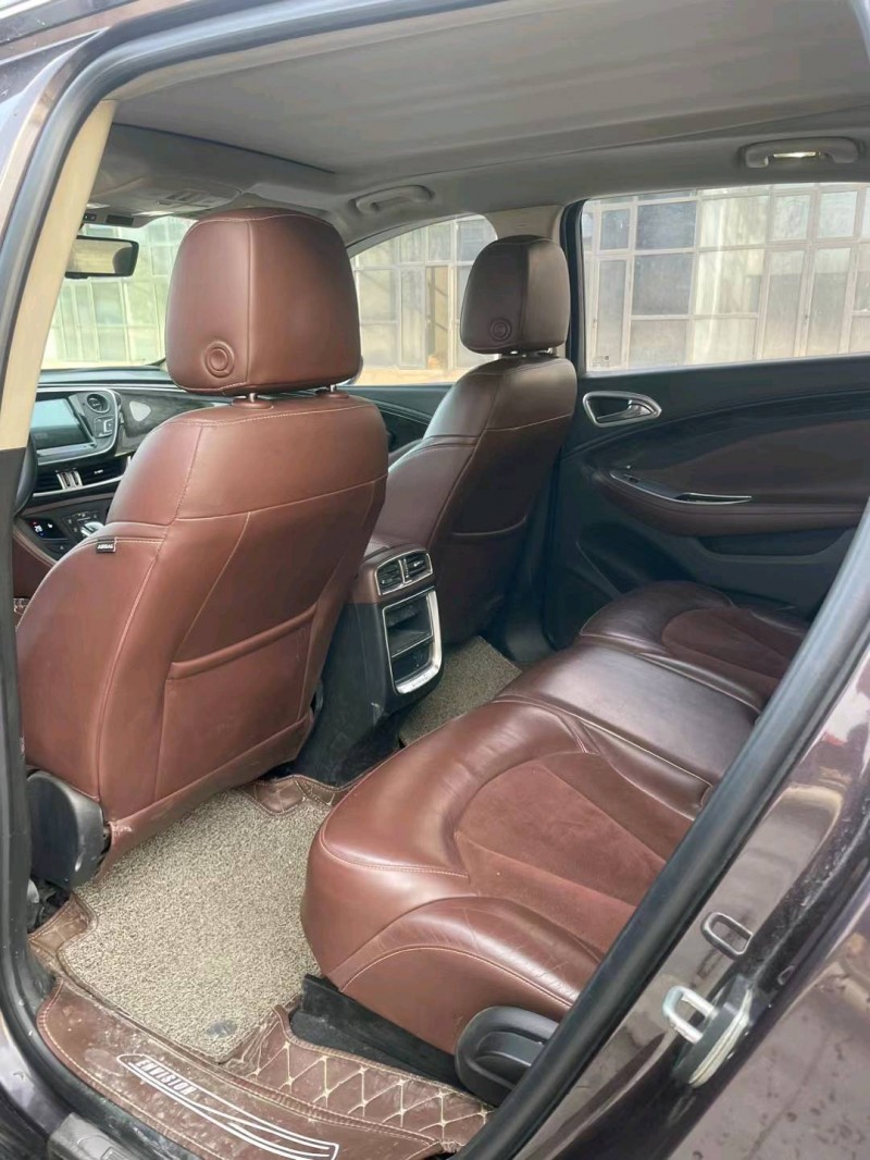 宿迁15年别克昂科威5