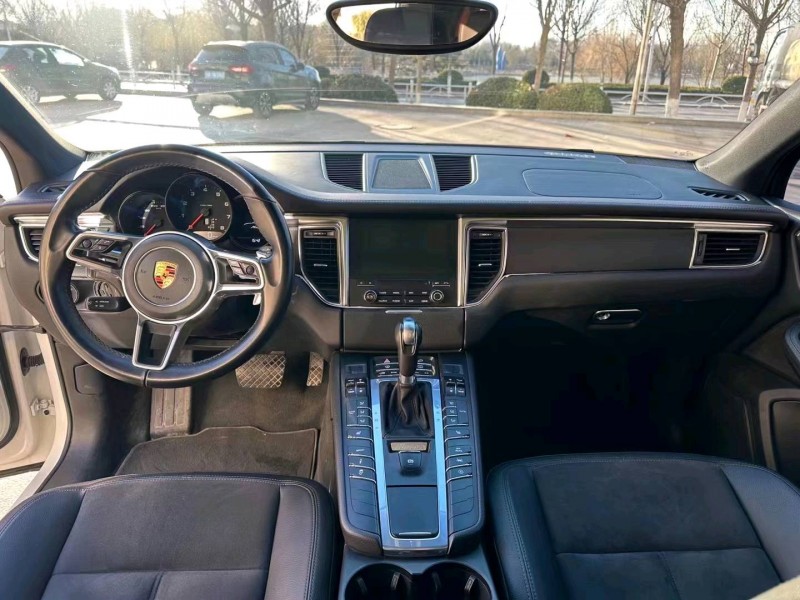 枣庄18年保时捷Macan9