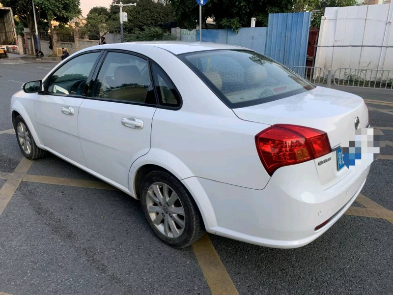 珠海13年别克凯越8