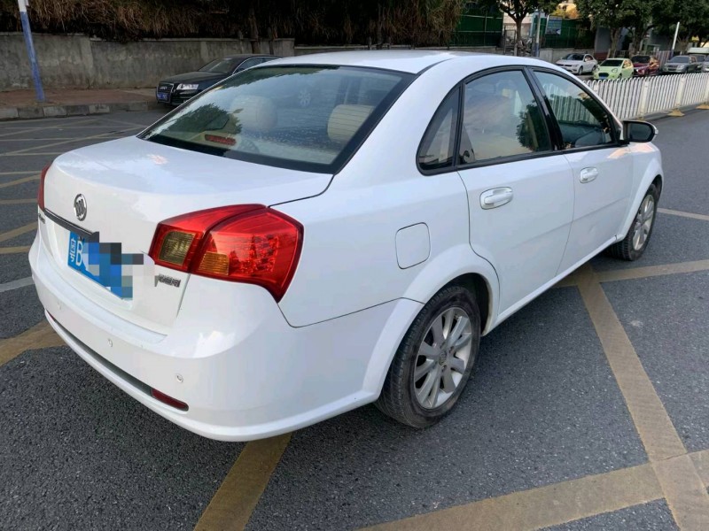 珠海13年别克凯越9