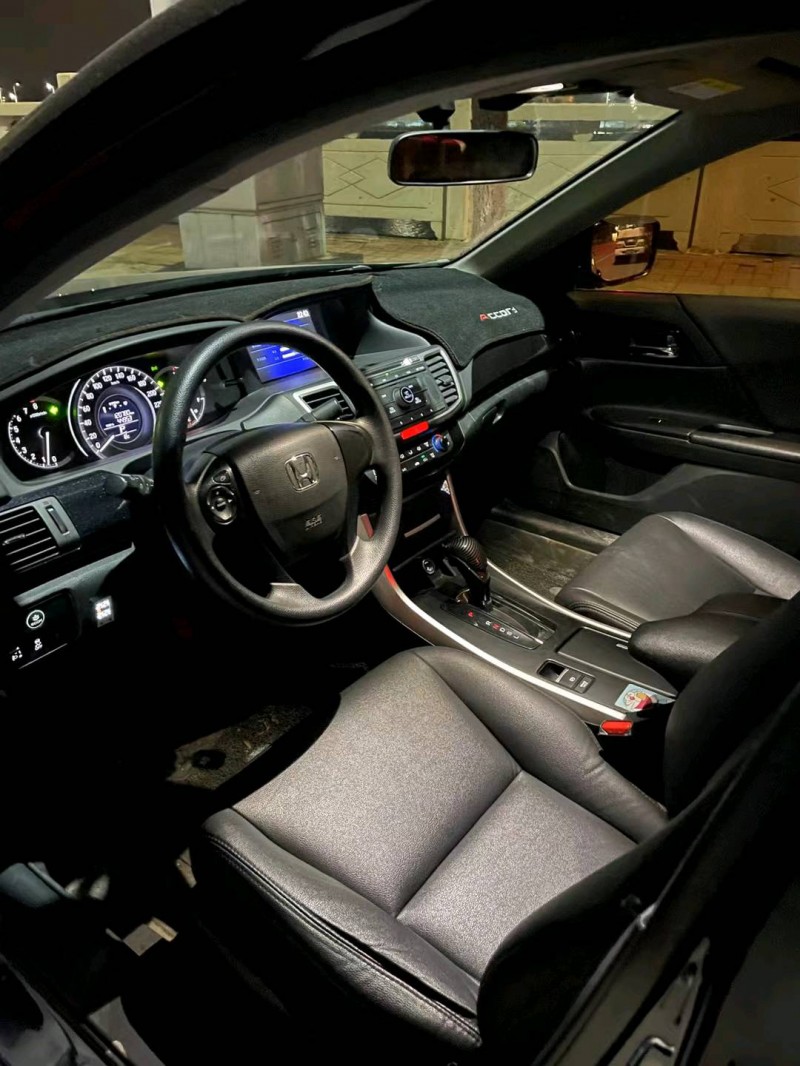 珠海17年本田雅阁9