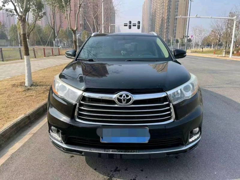 武汉16年丰田汉兰达1