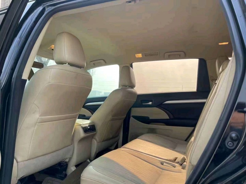 武汉16年丰田汉兰达5