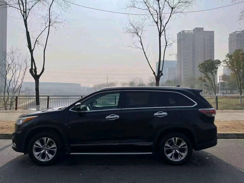 武汉16年丰田汉兰达7