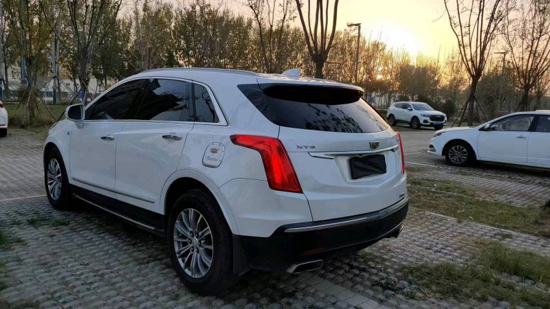 邯郸17年凯迪拉克XT53