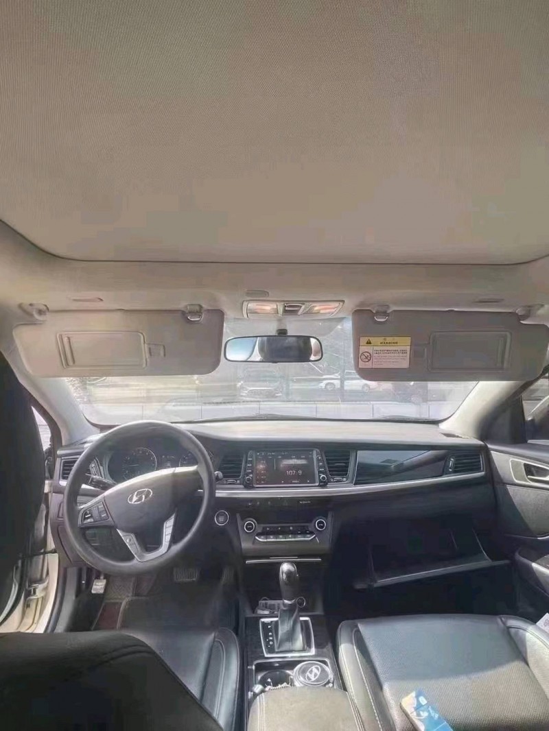 聊城18年现代名图9