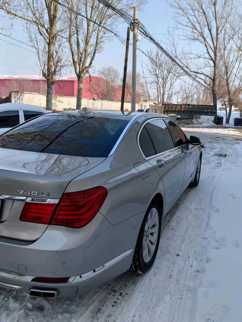 保定11年宝马7系7