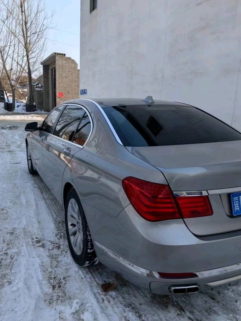 保定11年宝马7系8