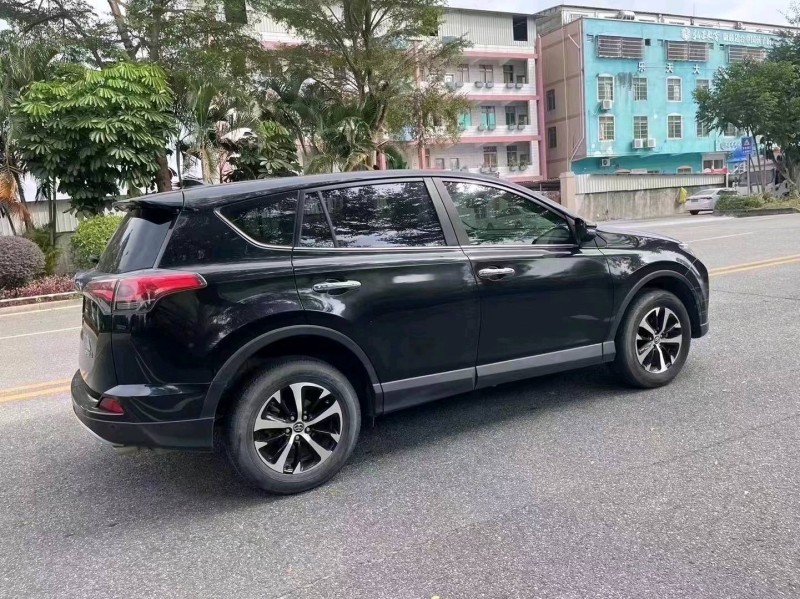 汕头18年丰田RAV4荣放5