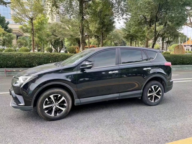 汕头18年丰田RAV4荣放6