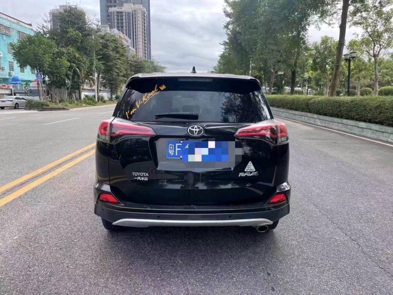 汕头18年丰田RAV4荣放7