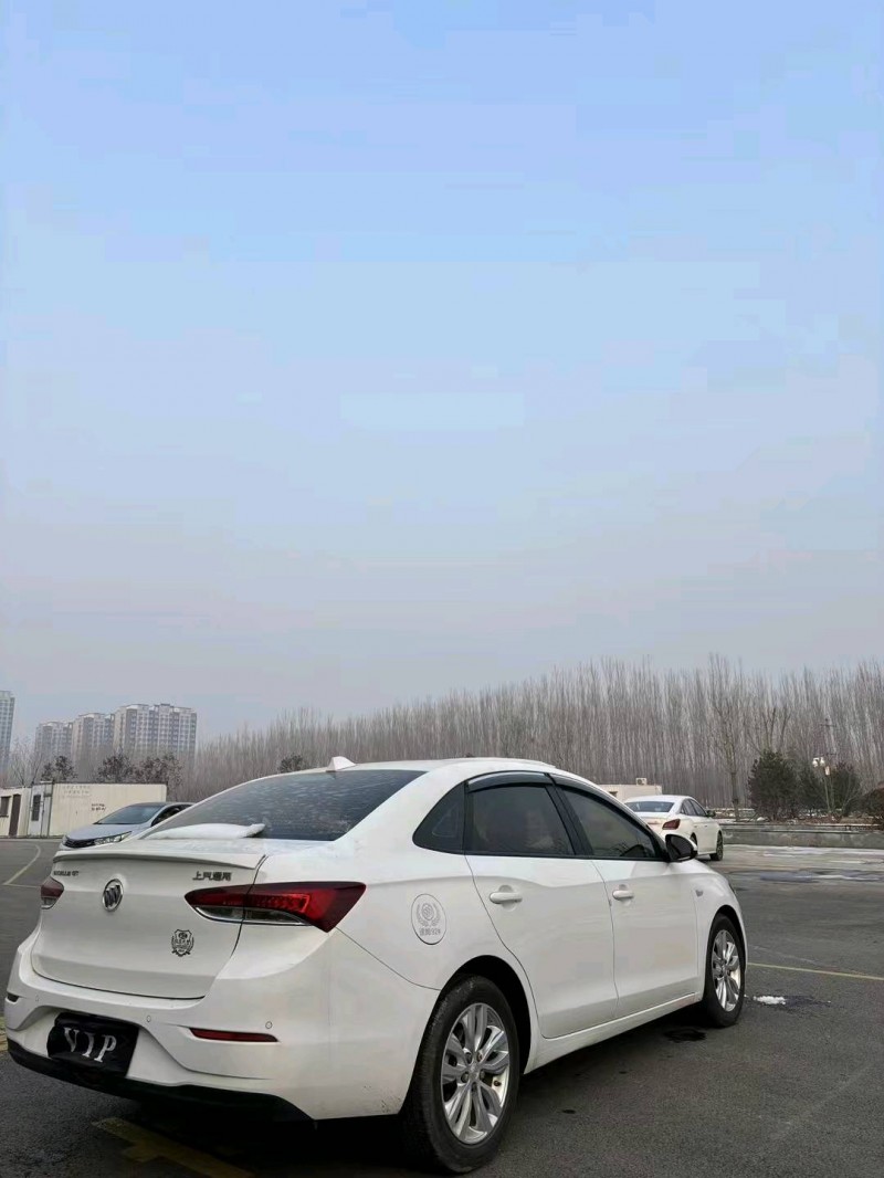 聊城17年别克英朗7