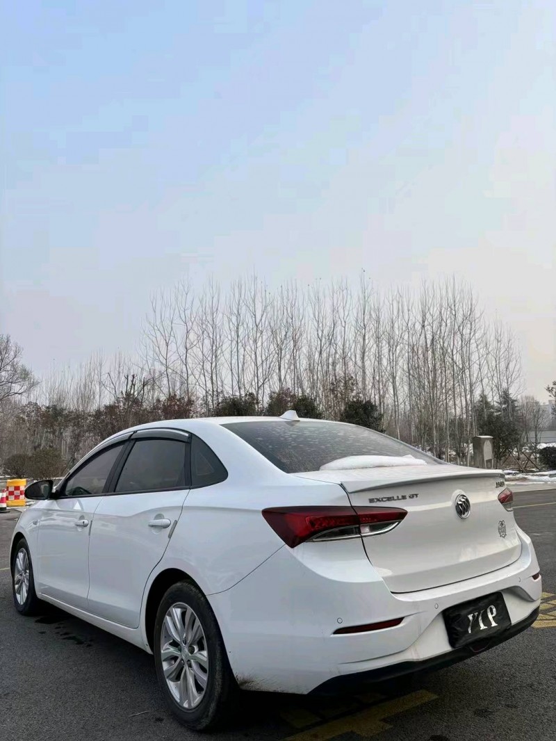 聊城17年别克英朗9