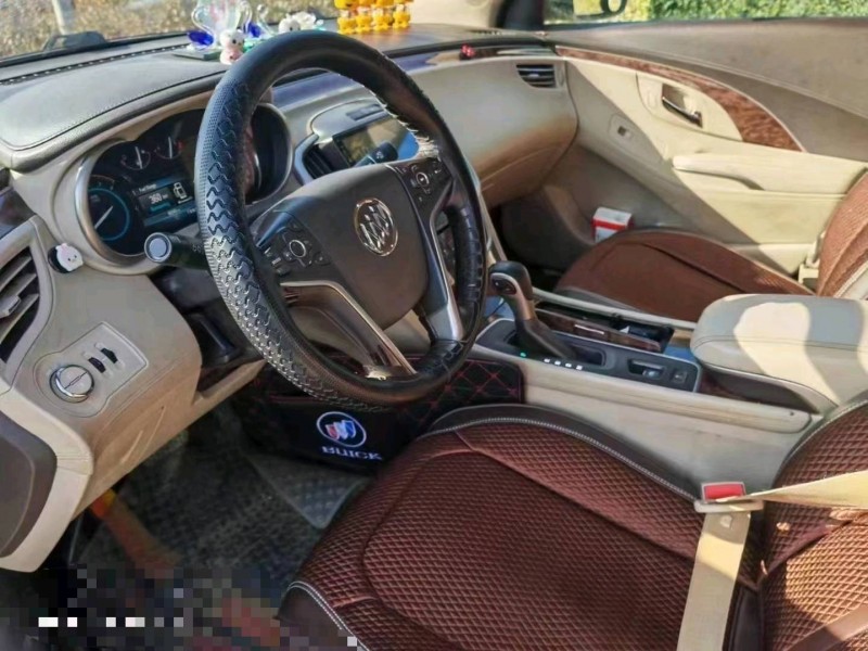 济宁15年别克君越5