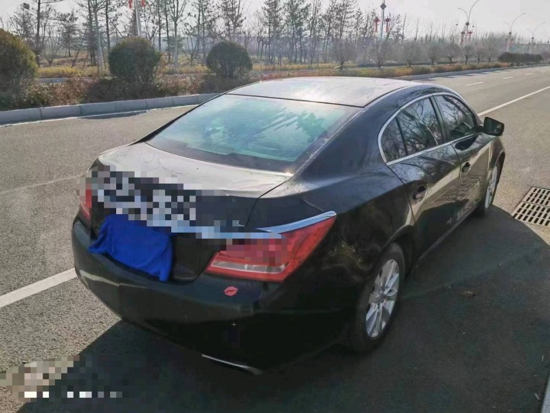 济宁15年别克君越8