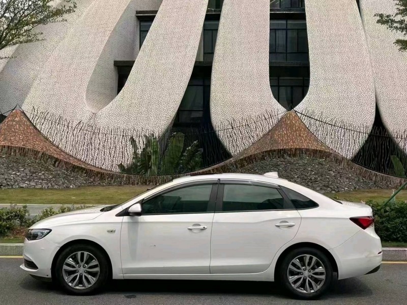 深圳18年别克英朗8