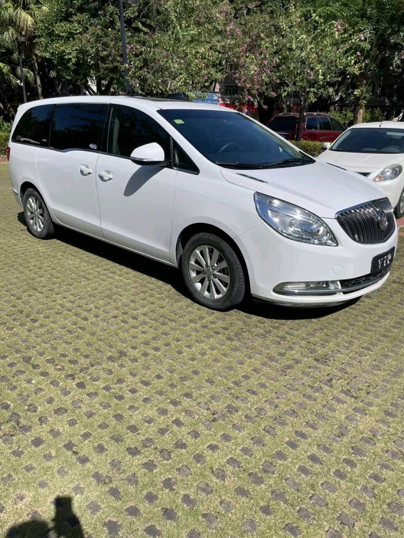 深圳16年别克GL82