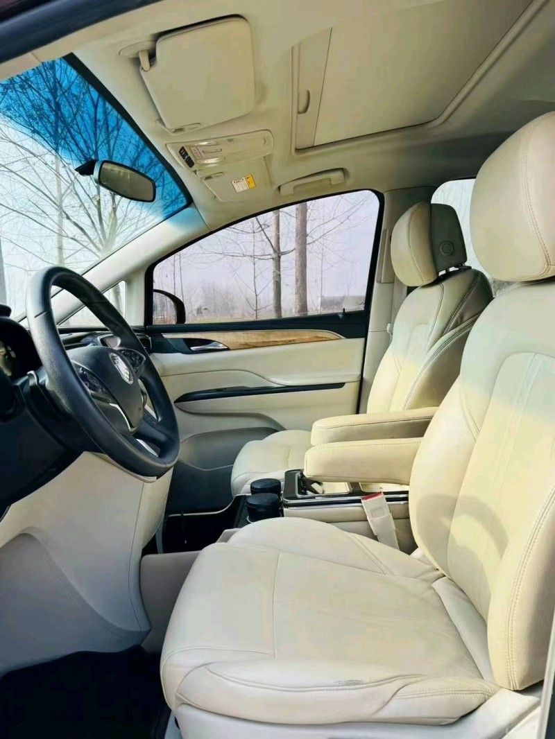 徐州18年别克GL84