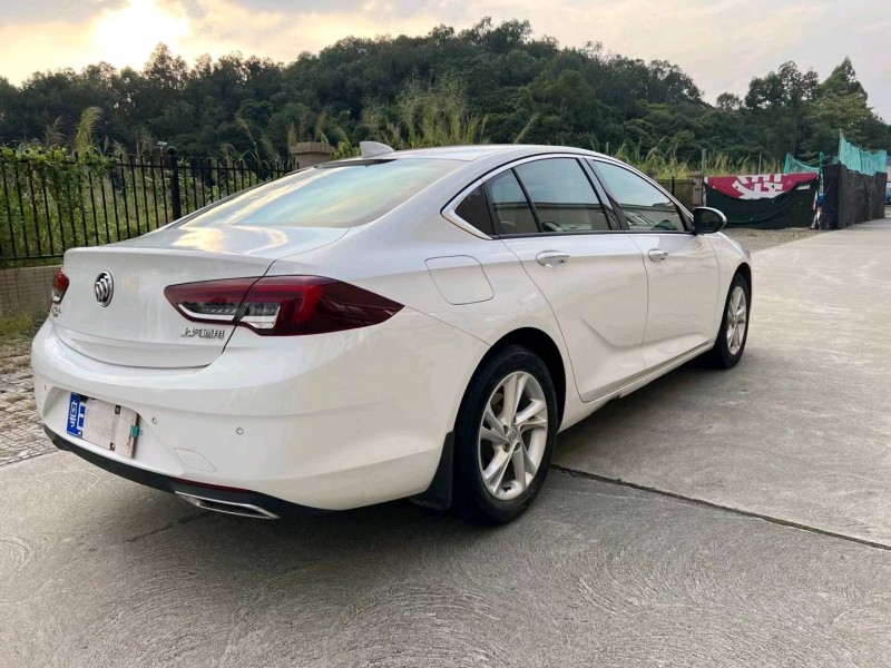 江门21年别克君威8