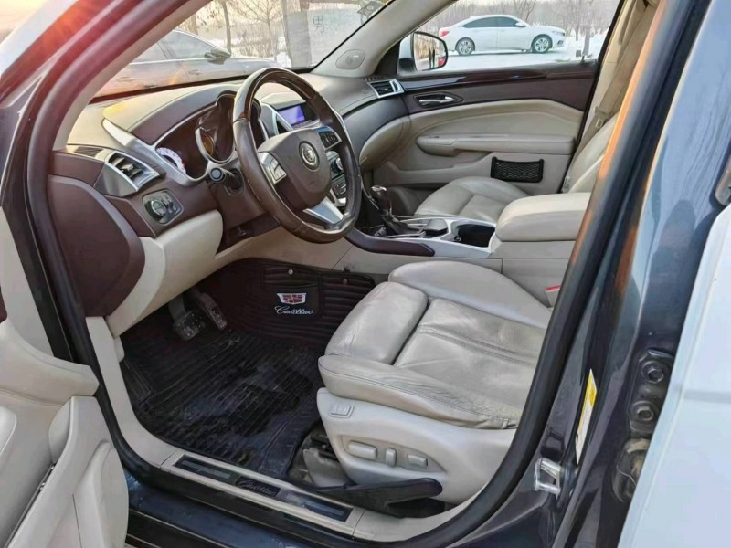 保定10年凯迪拉克SRX6