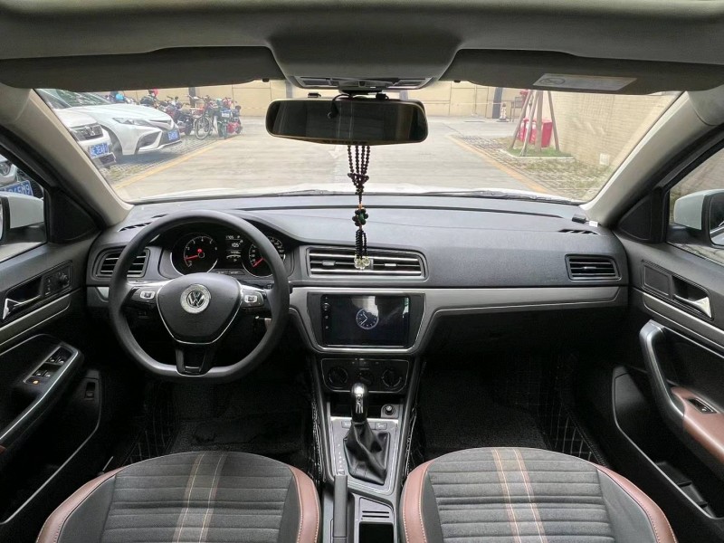 佛山21年大众朗逸8