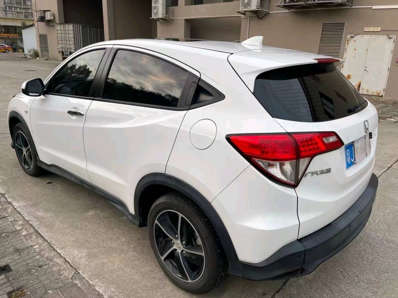 江门21年本田缤智8