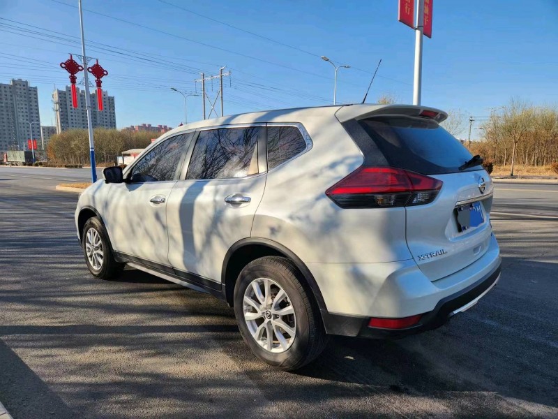 保定18年日产奇骏8