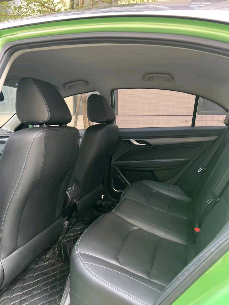 佛山21年吉利帝豪9