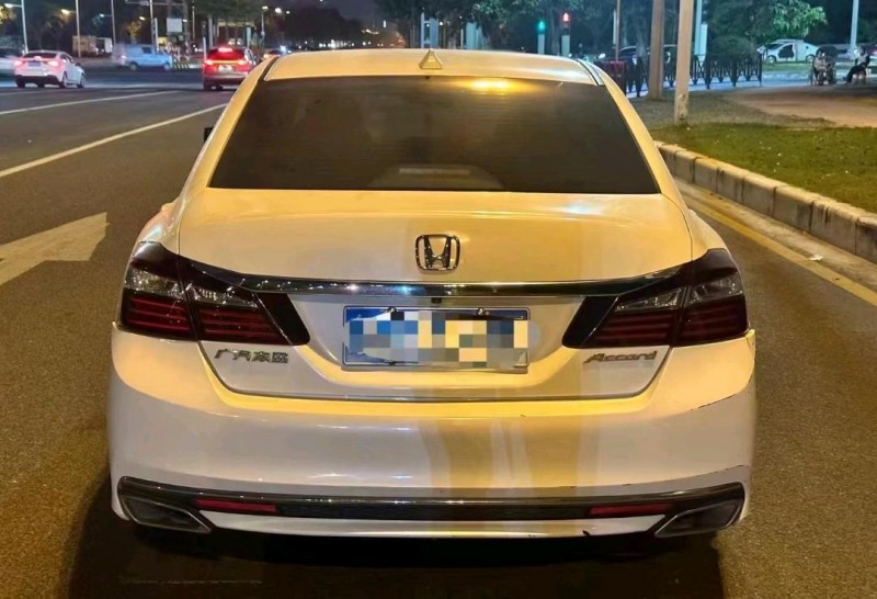 深圳17年本田雅阁4