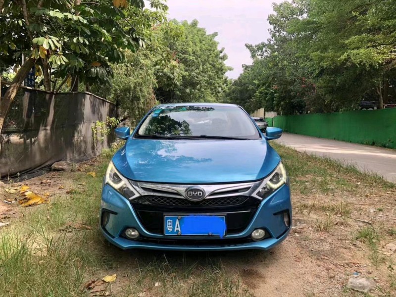 珠海16年比亚迪秦1