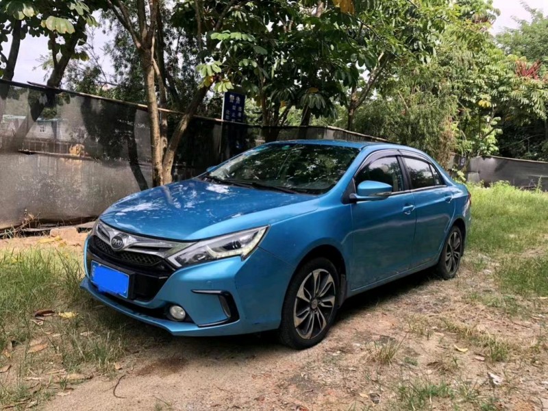 珠海16年比亚迪秦2