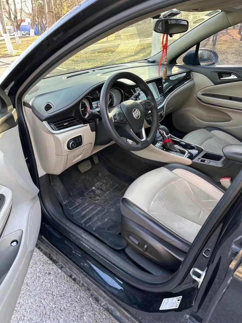 青岛16年别克威朗5