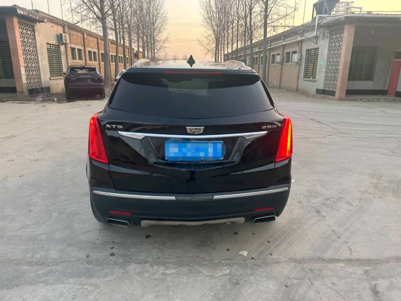 保定16年凯迪拉克XT59