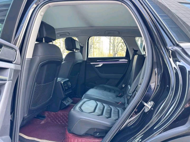 济宁19年大众途锐5