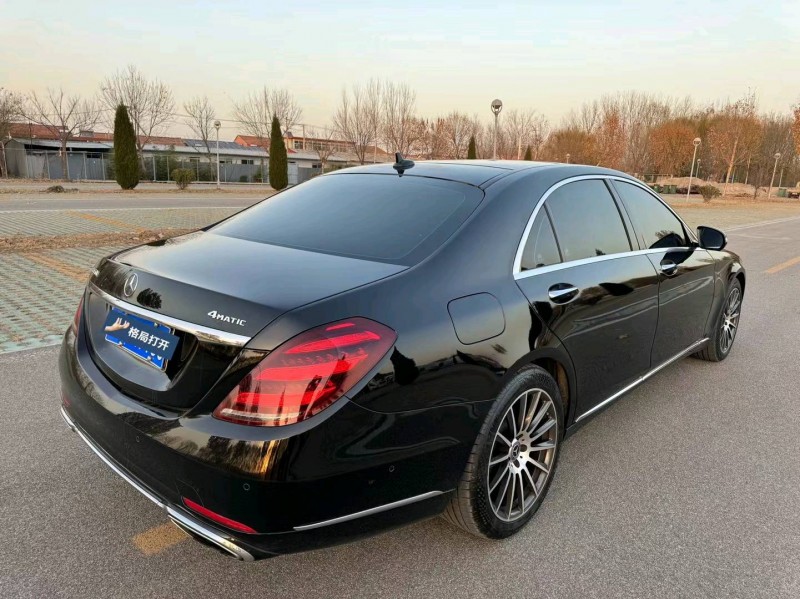 济宁18年奔驰S8