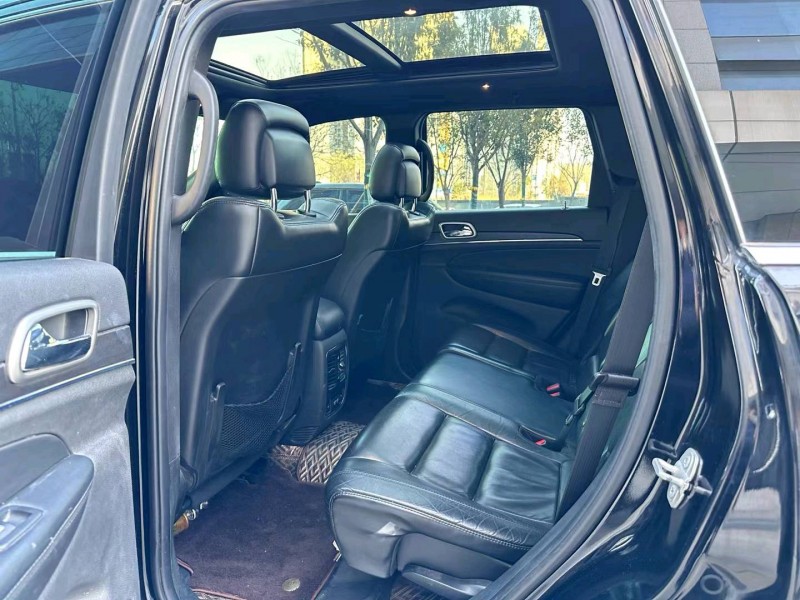 广州19年Jeep大切诺基4