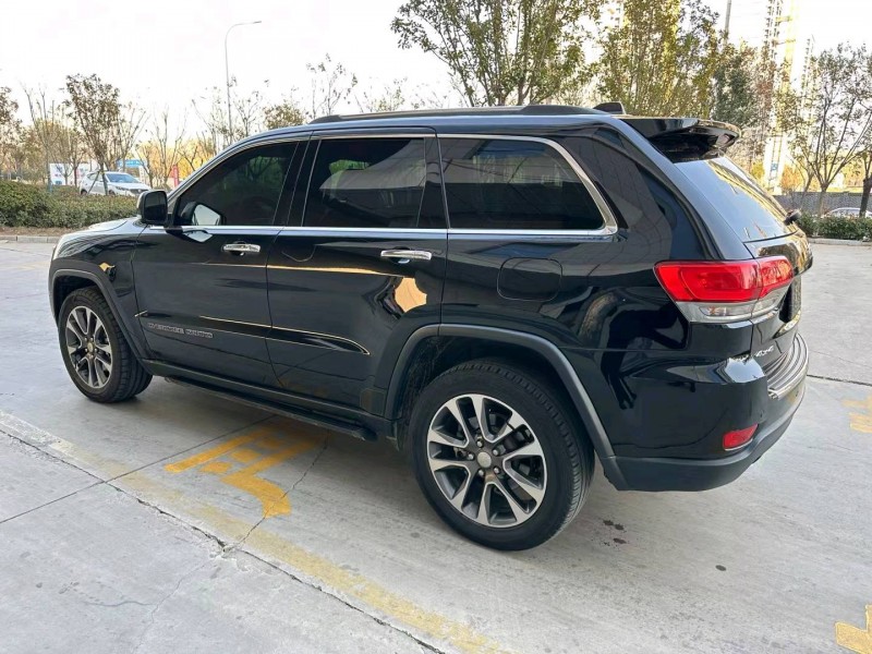 广州19年Jeep大切诺基7