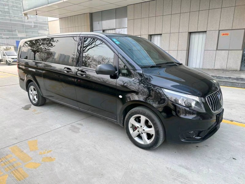 济宁18年奔驰威霆2