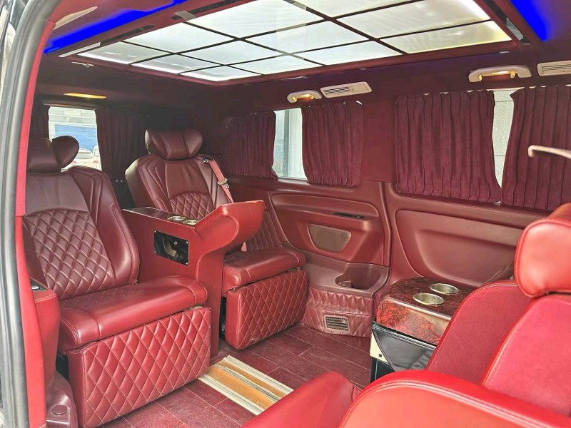 济宁18年奔驰威霆4