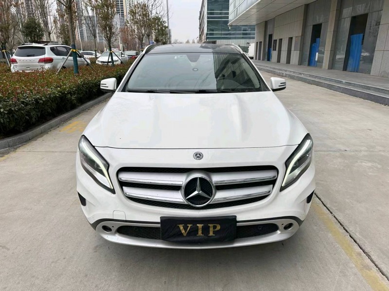 济宁17年奔驰CLA1
